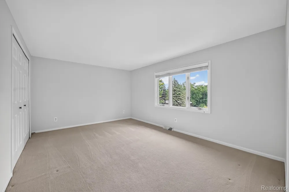 8700 30 Mile Road Washington Township, MI 48095