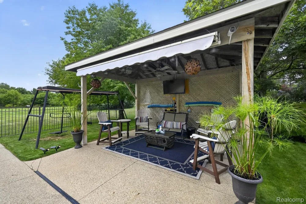 8700 30 Mile Road Washington Township, MI 48095