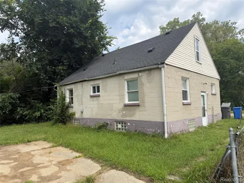 4176 Walnut Street