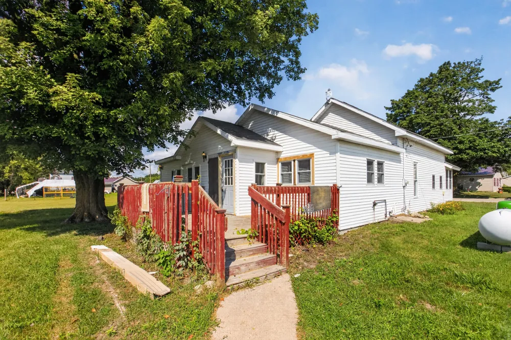 8429 U.S. 10 Chase, MI 49623