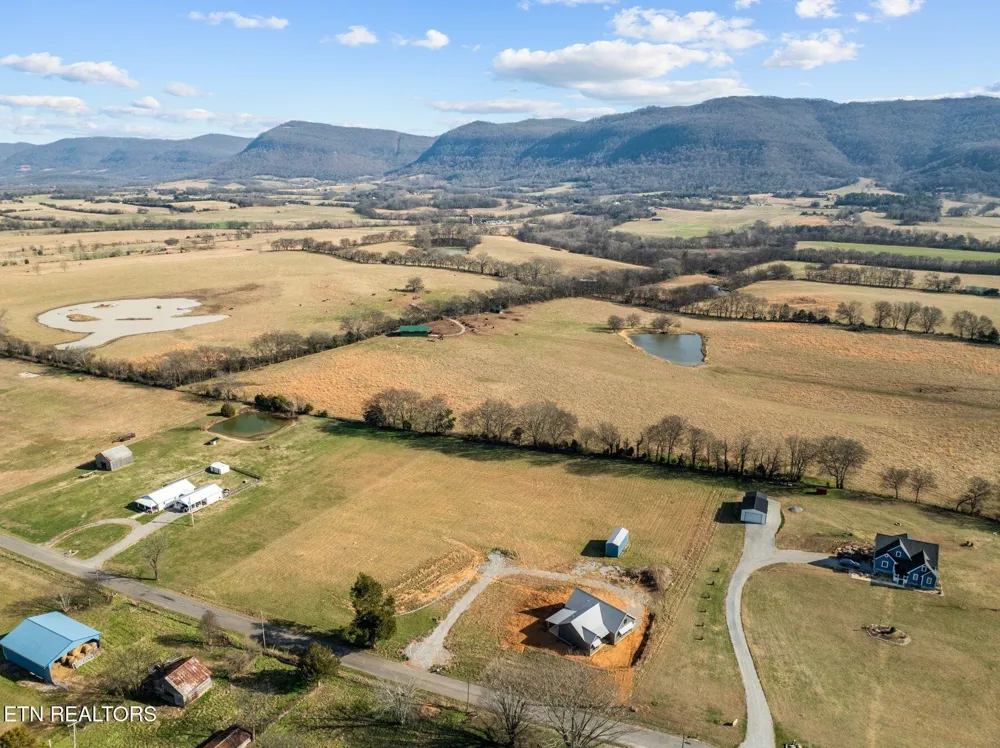 20136 Old State Highway 28 Pikeville, TN 37367