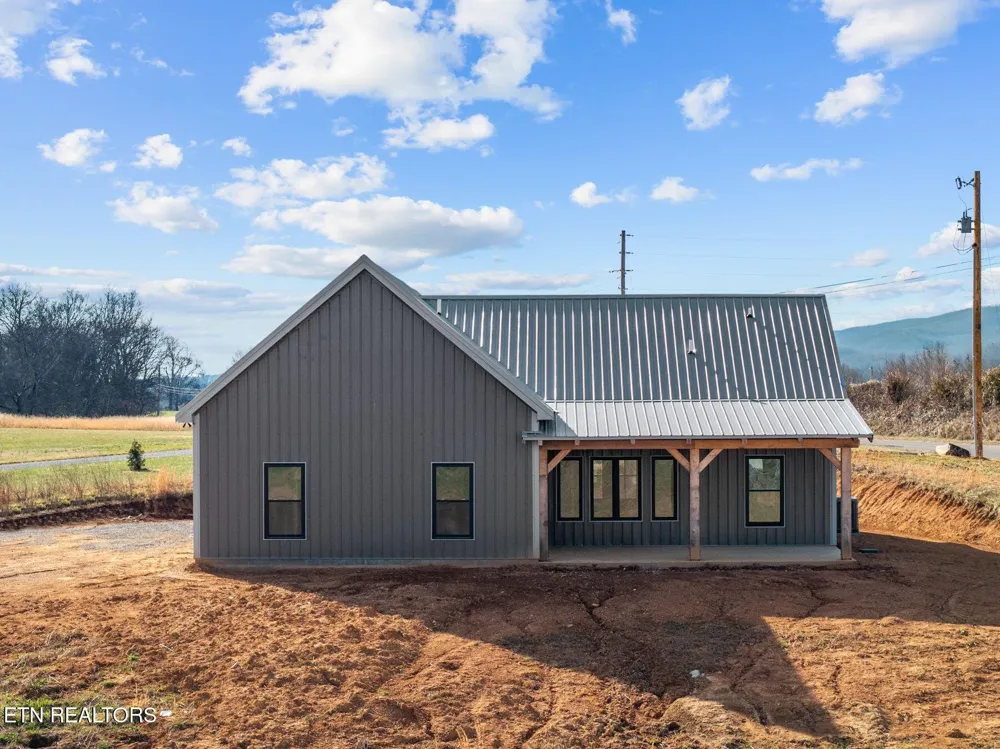 20136 Old State Highway 28 Pikeville, TN 37367