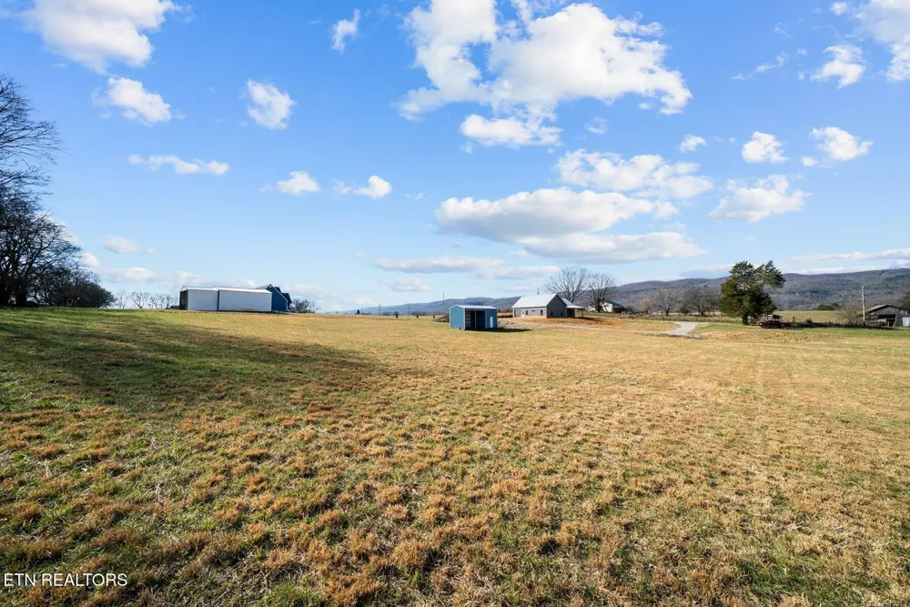 20136 Old State Highway 28 Pikeville, TN 37367