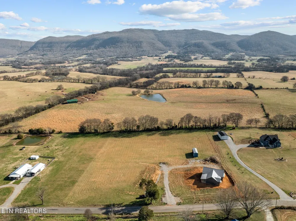 20136 Old State Highway 28 Pikeville, TN 37367