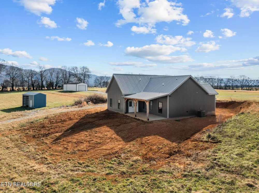 20136 Old State Highway 28 Pikeville, TN 37367
