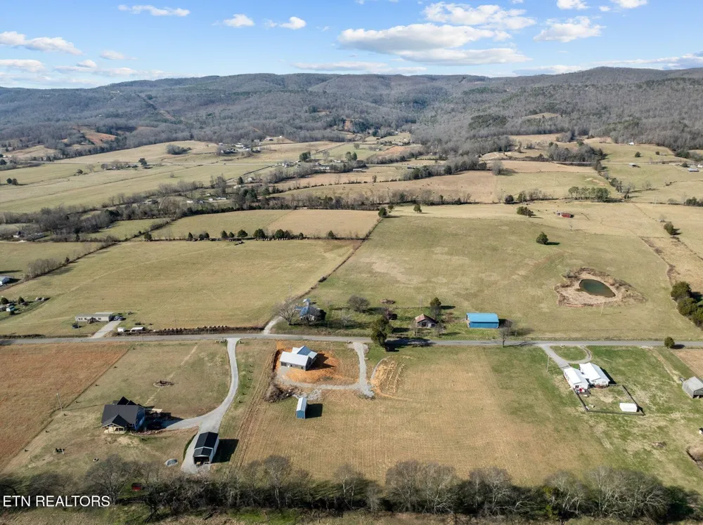 20136 Old State Highway 28 Pikeville, TN 37367
