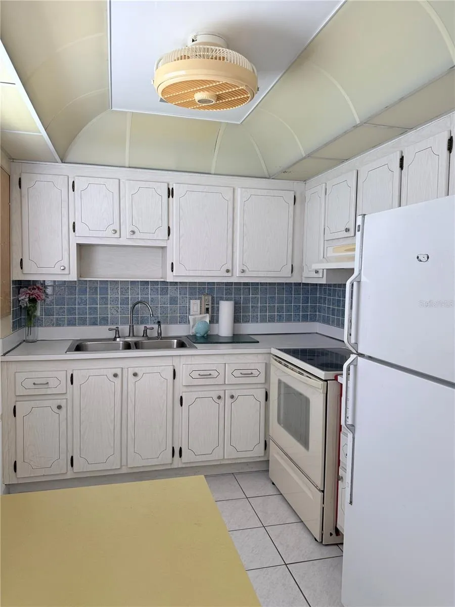 402 DORCHESTER PLACE #44 Sun City Center, FL 33573