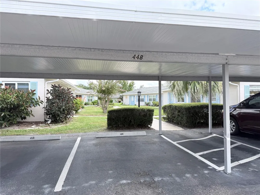 402 DORCHESTER PLACE #44 Sun City Center, FL 33573