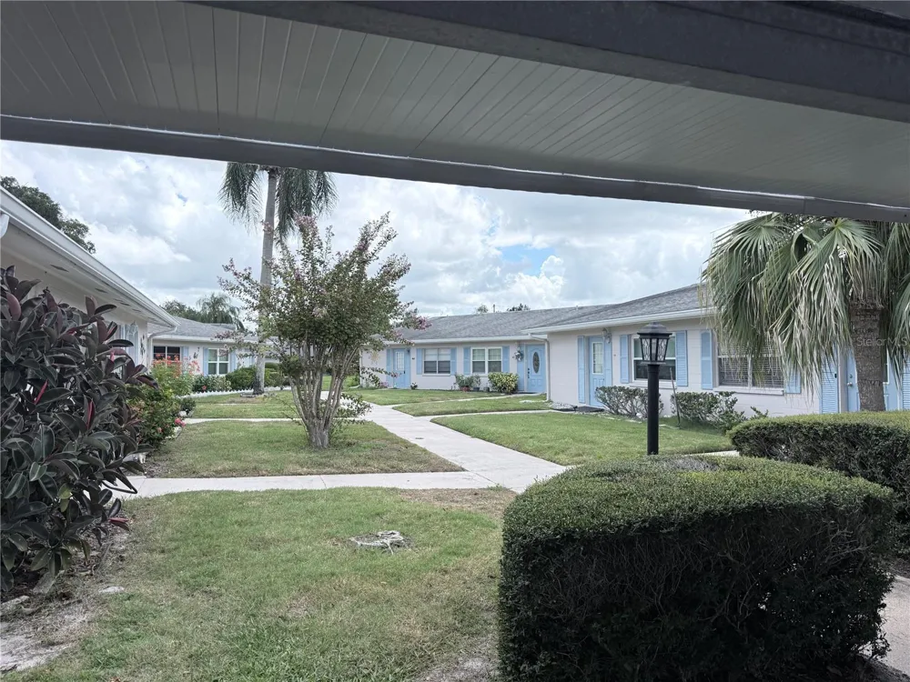 402 DORCHESTER PLACE #44 Sun City Center, FL 33573