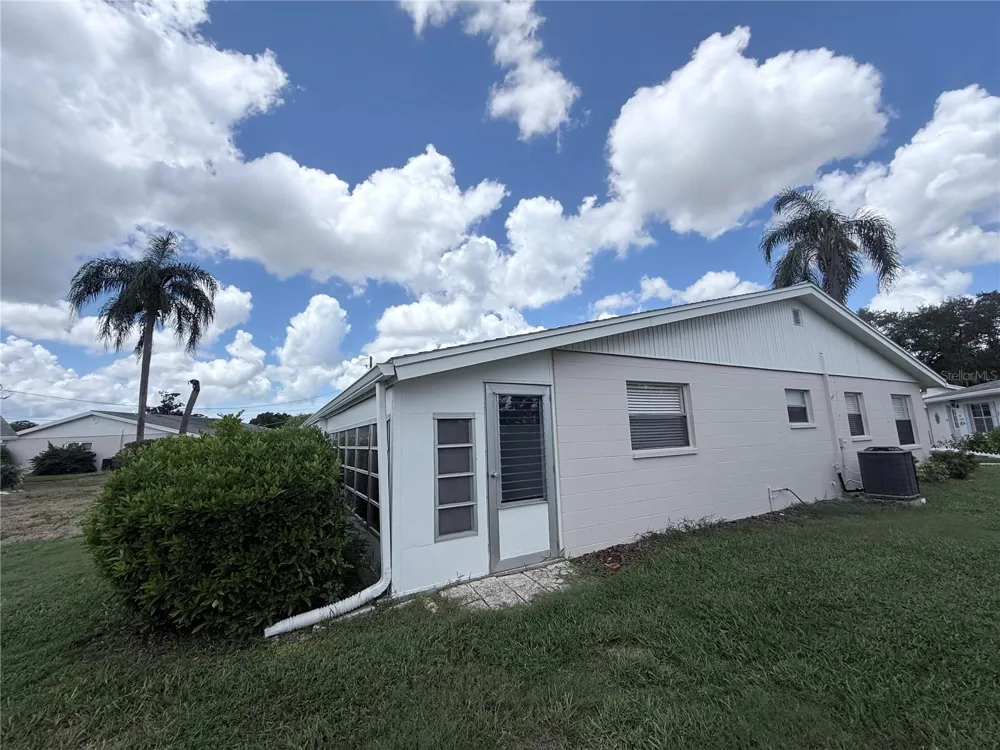 402 DORCHESTER PLACE #44 Sun City Center, FL 33573