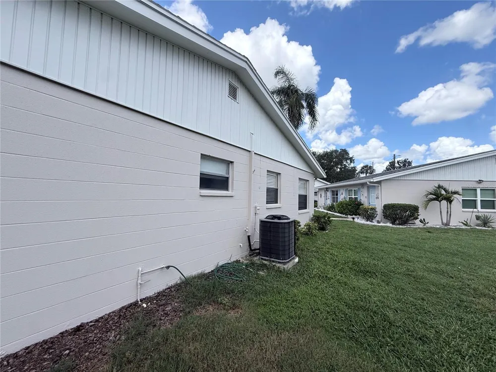 402 DORCHESTER PLACE #44 Sun City Center, FL 33573