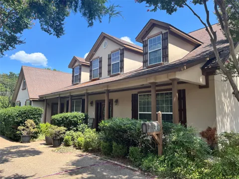 2720 Oates Drive