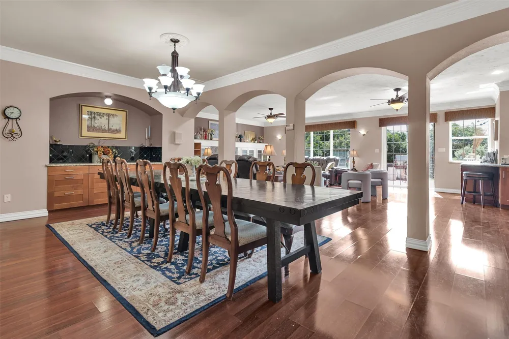 2720 Oates Drive Mesquite, TX 75150