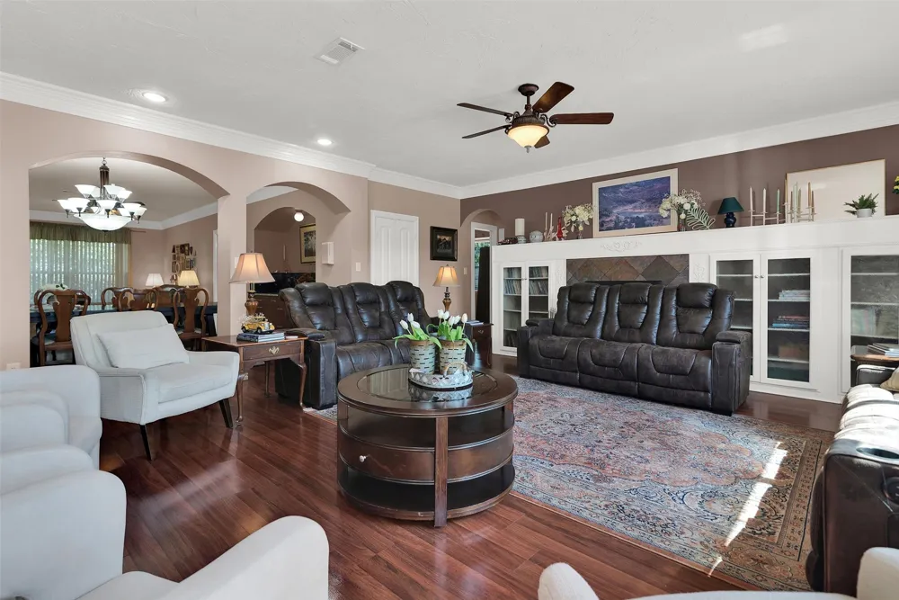 2720 Oates Drive Mesquite, TX 75150