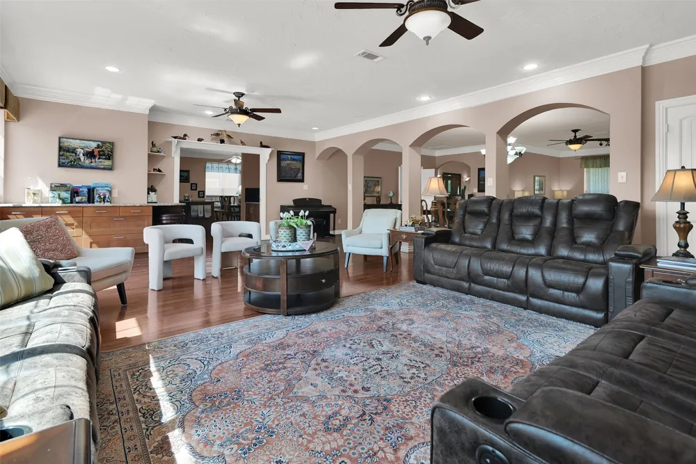 2720 Oates Drive Mesquite, TX 75150