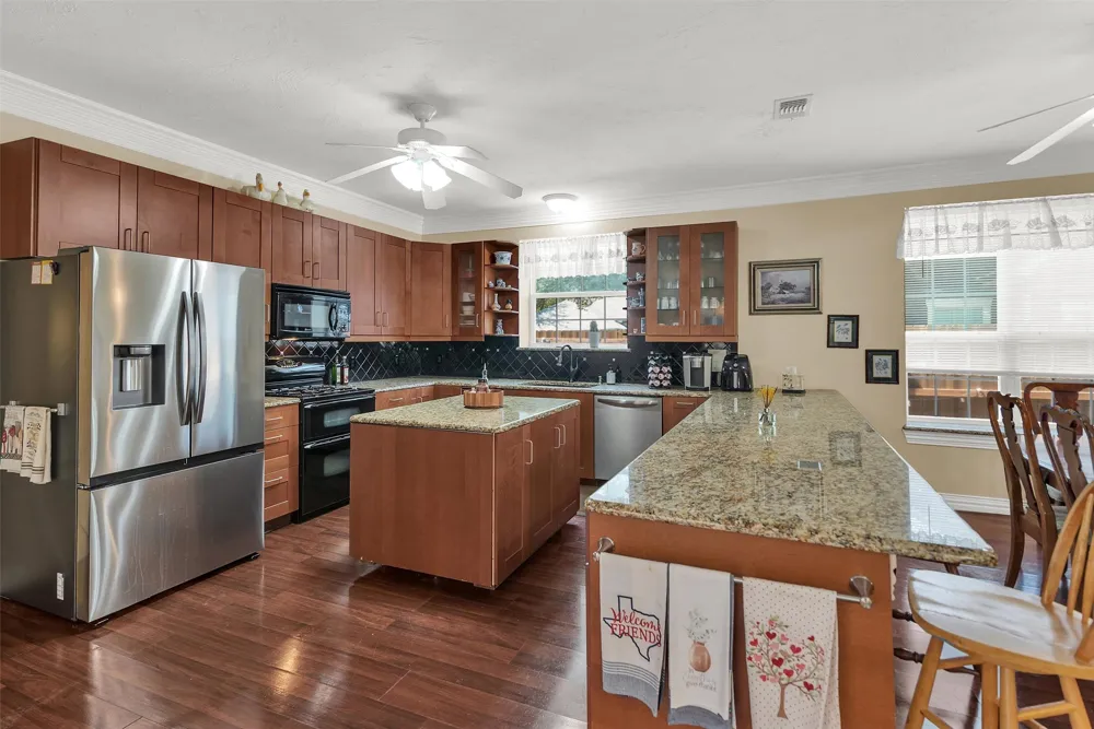2720 Oates Drive Mesquite, TX 75150