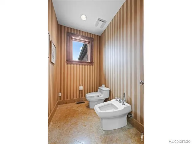 8414 Firethorn Court Niwot, CO 80503