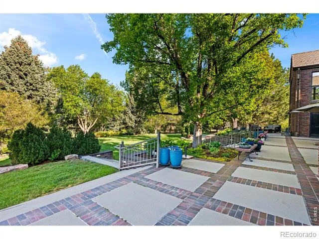 8414 Firethorn Court Niwot, CO 80503