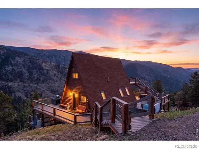 500 Bulwark Ridge Drive Glen Haven, CO 80532