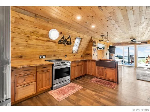 500 Bulwark Ridge Drive Glen Haven, CO 80532