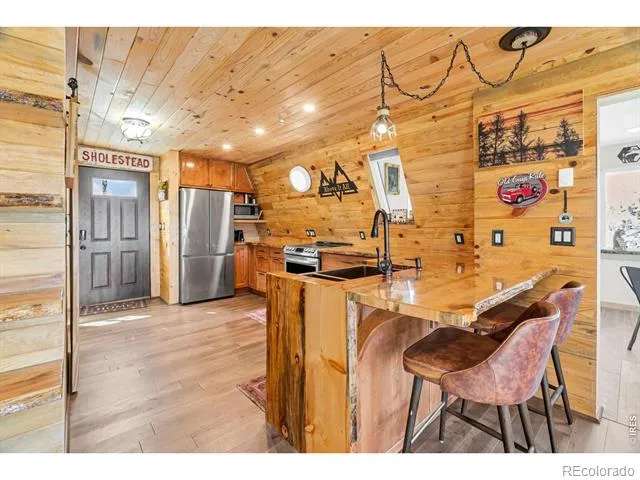 500 Bulwark Ridge Drive Glen Haven, CO 80532