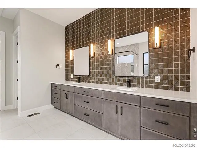 5276 Flora Way Arvada, CO 80002