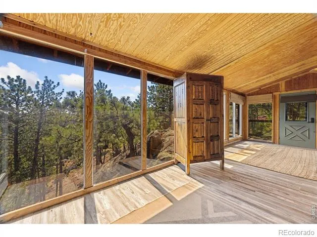 128 Elk Road Lyons, CO 80540