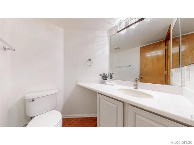 1619 Hemlock Way Broomfield, CO 80020