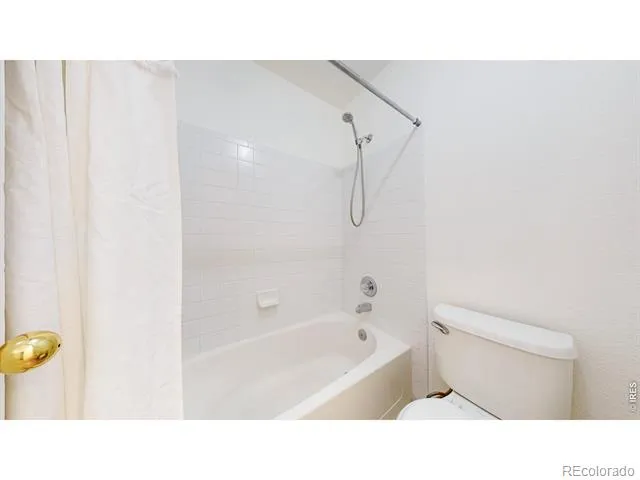 1619 Hemlock Way Broomfield, CO 80020