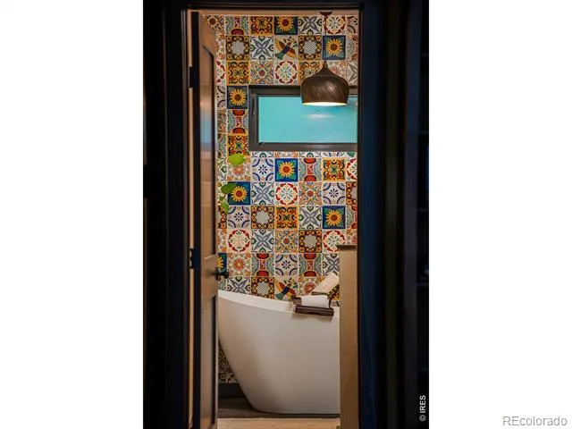8036 James Court Niwot, CO 80503