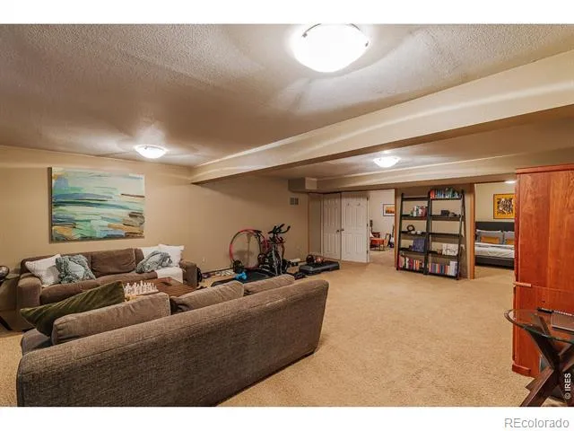 8036 James Court Niwot, CO 80503