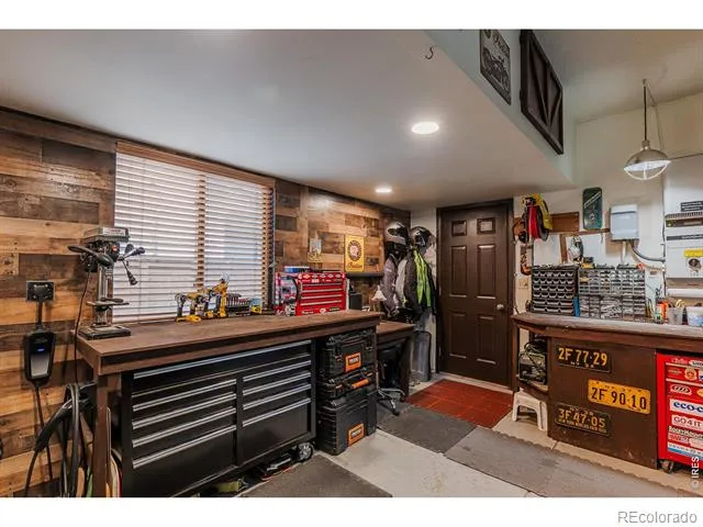 8036 James Court Niwot, CO 80503