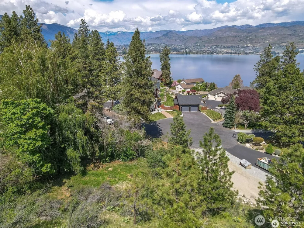 4057 Lakeview Place Chelan, WA 98816