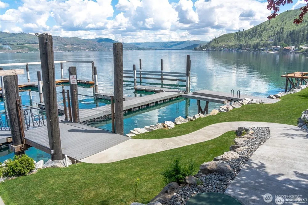 4057 Lakeview Place Chelan, WA 98816