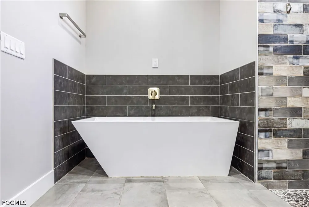 NE 5th Terrace Cape Coral, FL 33909