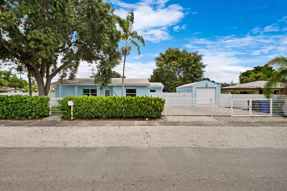 245 SW 20TH STREET Fort Lauderdale, FL 33315