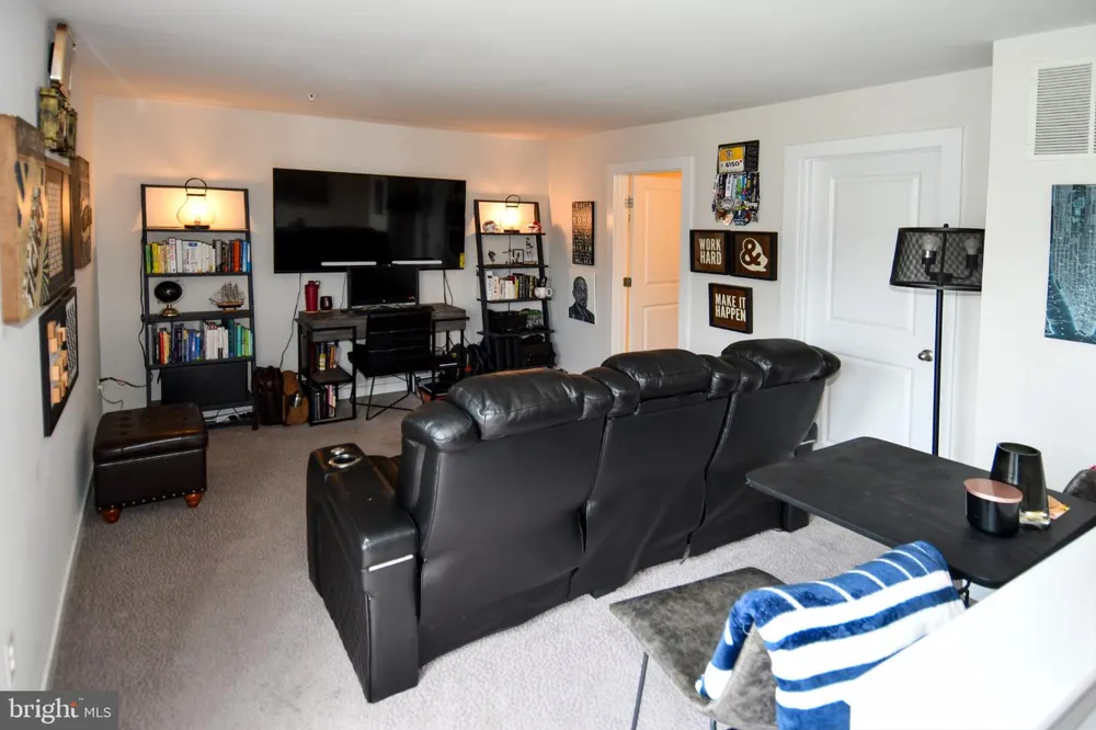 1412 BECKNEL AVENUE Odenton, MD 21113