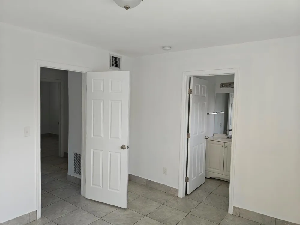 2719 LINCOLN STREET #6 Hollywood, FL 33020