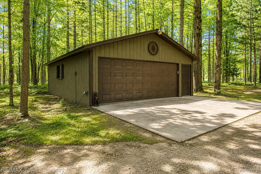 1293 BELLINGER ROAD Gladwin Township, MI 48624