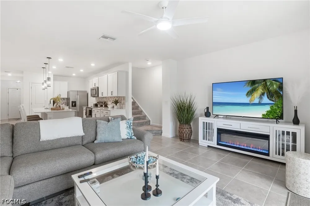 Weeping Willow Court Cape Coral, FL 33909