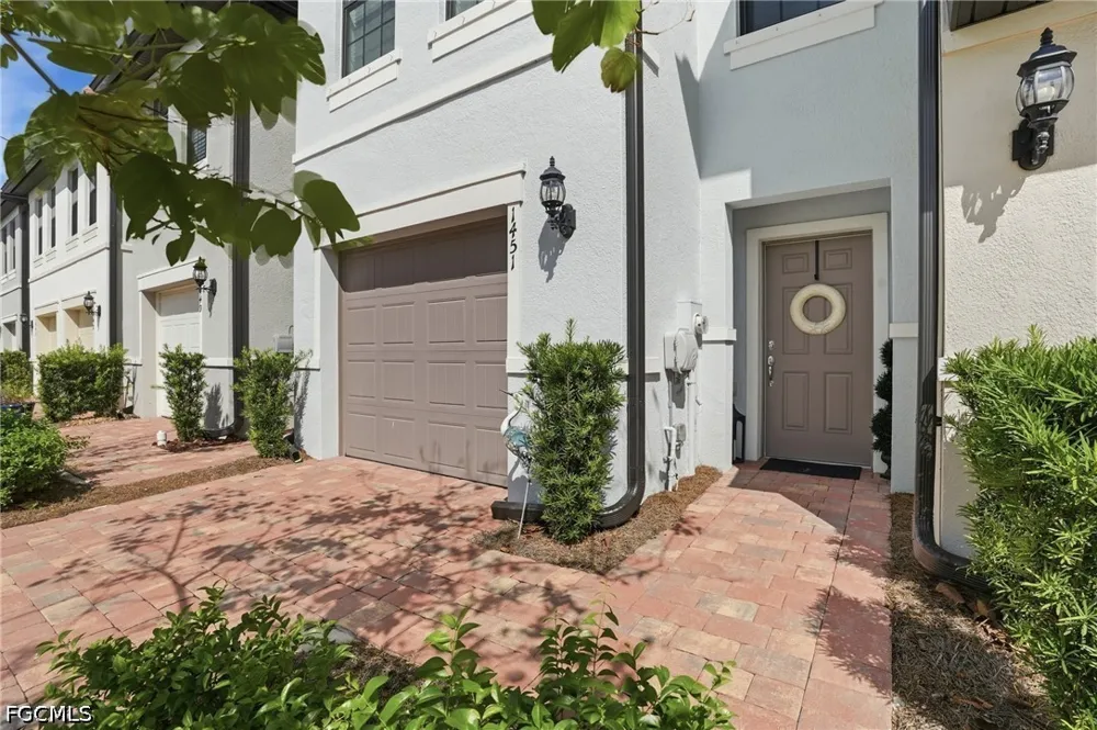 Weeping Willow Court Cape Coral, FL 33909
