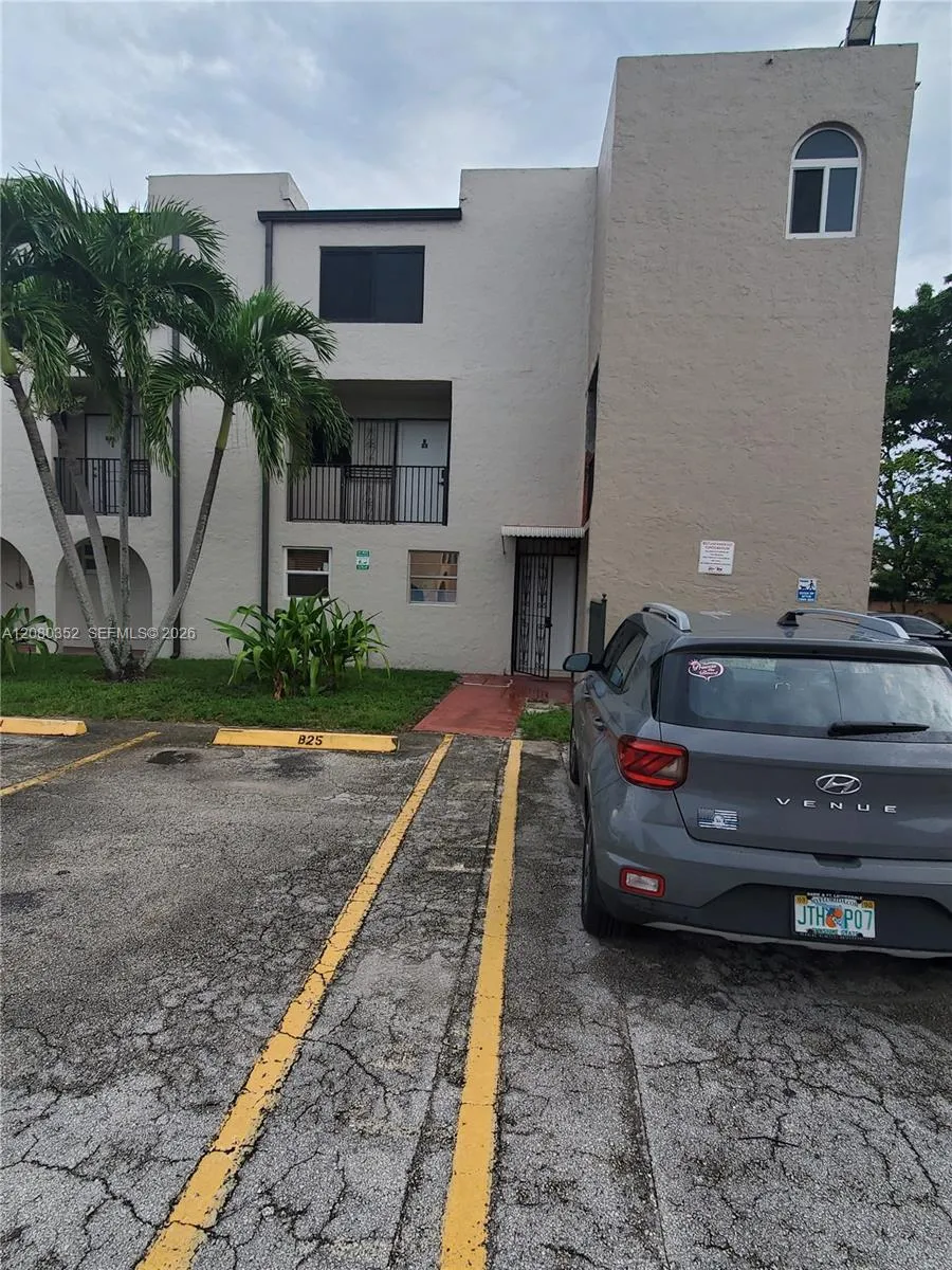 6600 W 2nd Ct #15 Hialeah, FL 33012