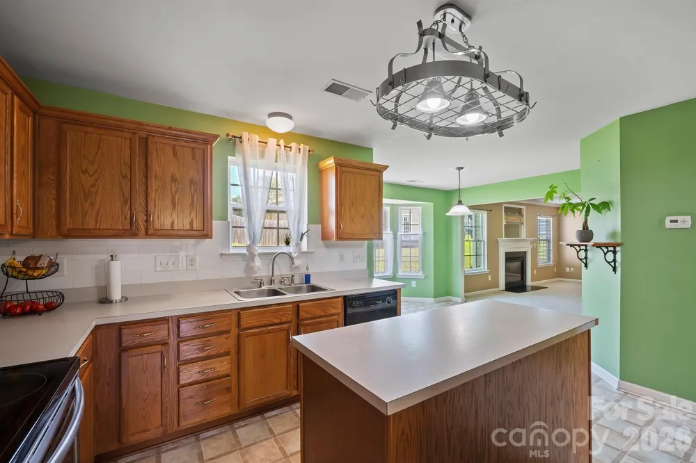 2015 Mallard Pointe Drive Kannapolis, NC 28083