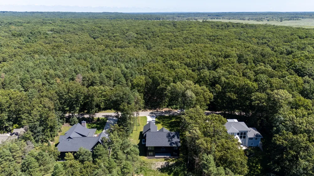 3126 Red Oak Drive Saugatuck, MI 49453