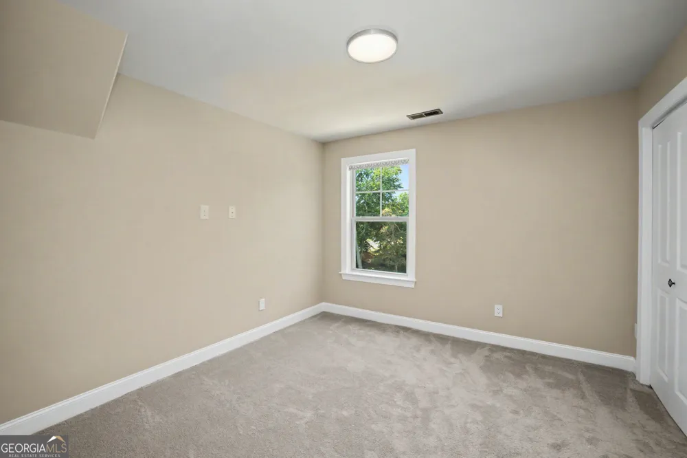 120 Broad Meadows LN Fayetteville, GA 30215