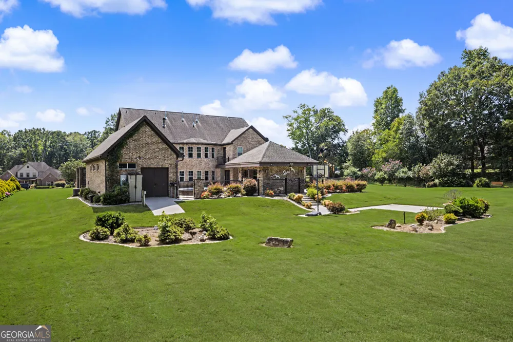 120 Broad Meadows LN Fayetteville, GA 30215