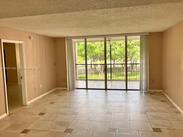 3910 Inverrary Blvd #304-B Lauderhill, FL 33319