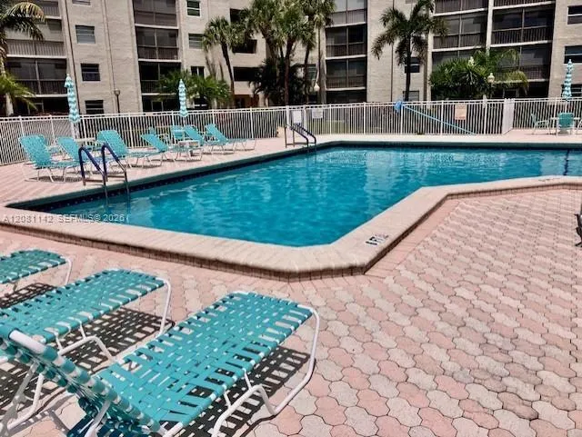 3910 Inverrary Blvd #304-B Lauderhill, FL 33319