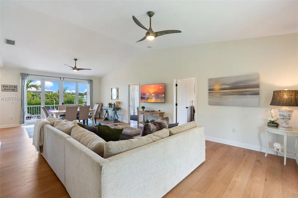 984 Shaw Dr Key Largo, FL 33037