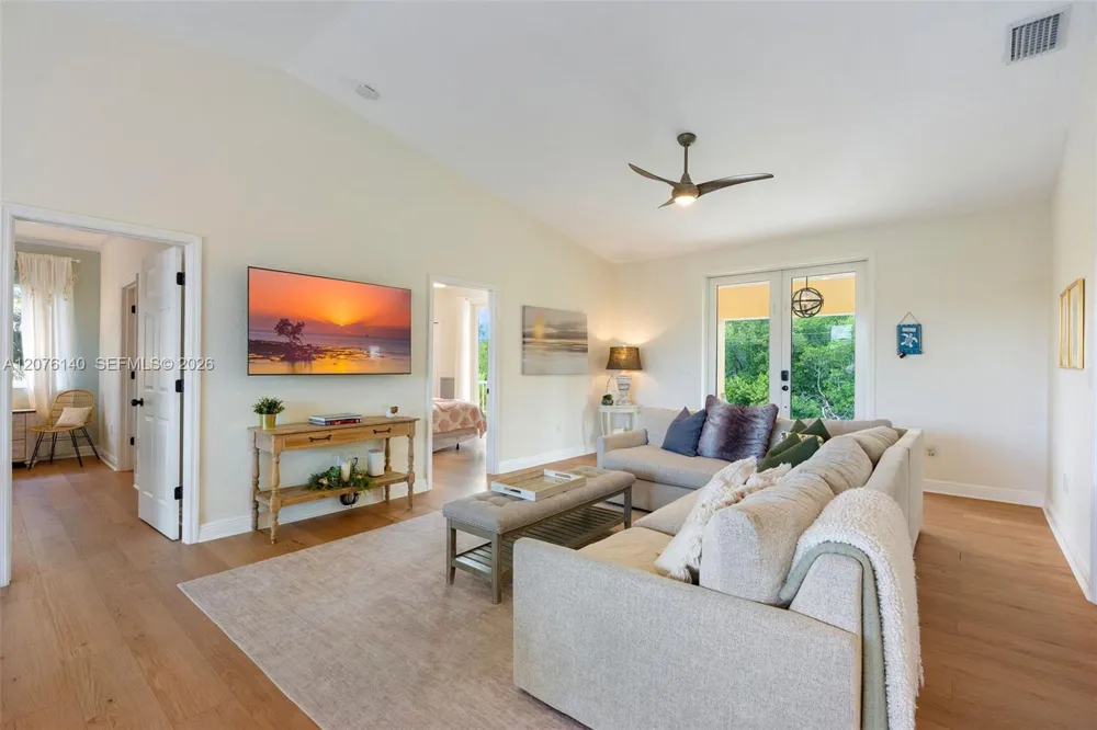 984 Shaw Dr Key Largo, FL 33037